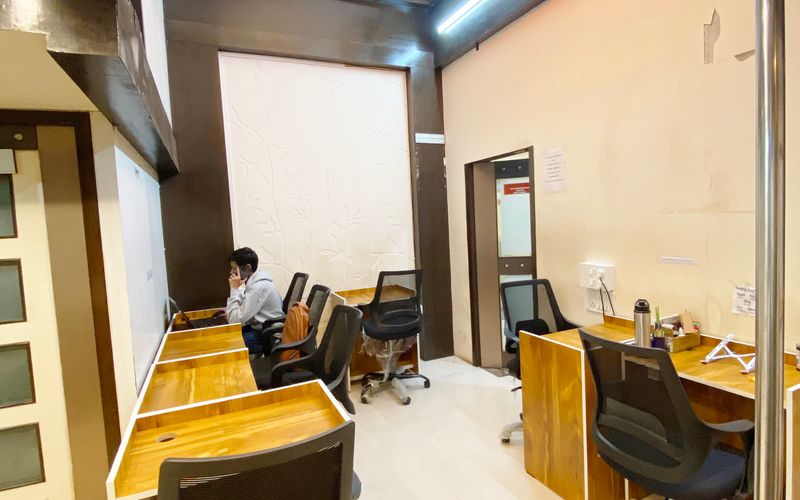 Andheri Link Road, Mumbai Image 3