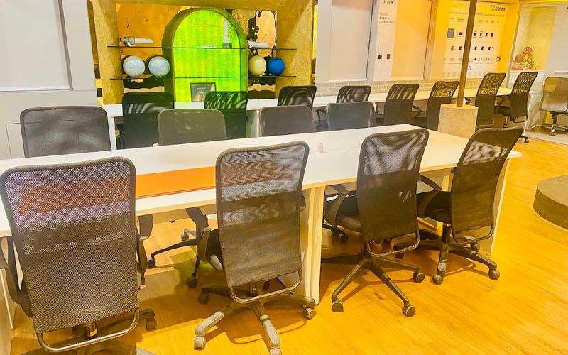 Bhandarkar & Law College Road Junction Signal, Deccan Shivajinagar Image 4