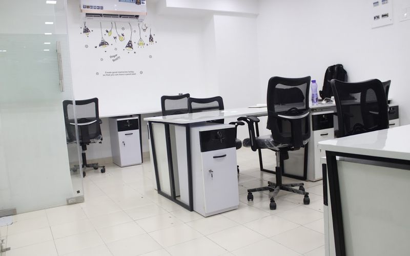 32 Jl Nehru Road Park St, Kolkata Image 2