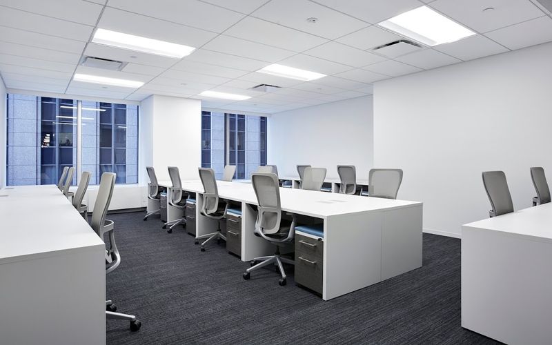 1185 Avenue Of The Americas, New York, 18 DESKS 1185 Avenue Of The Americas, New York Image 1