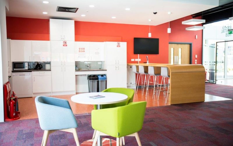 59 Walton Rd, Aylesbury Image 5