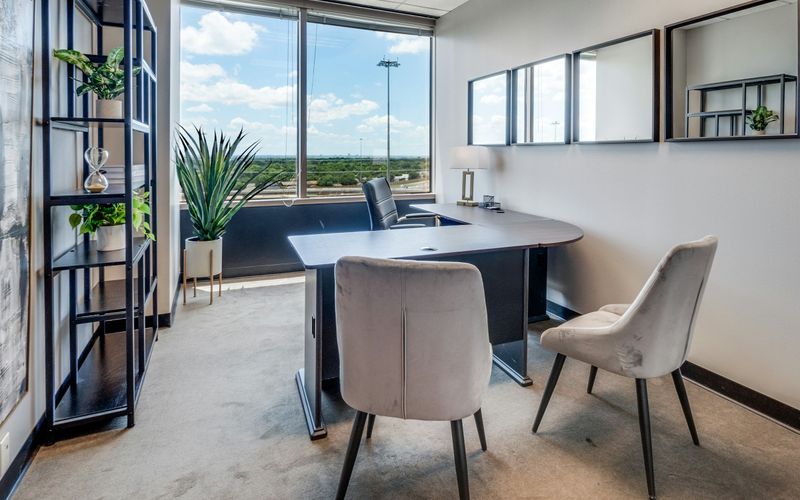 2626 Cole Avenue, Dallas Image 1