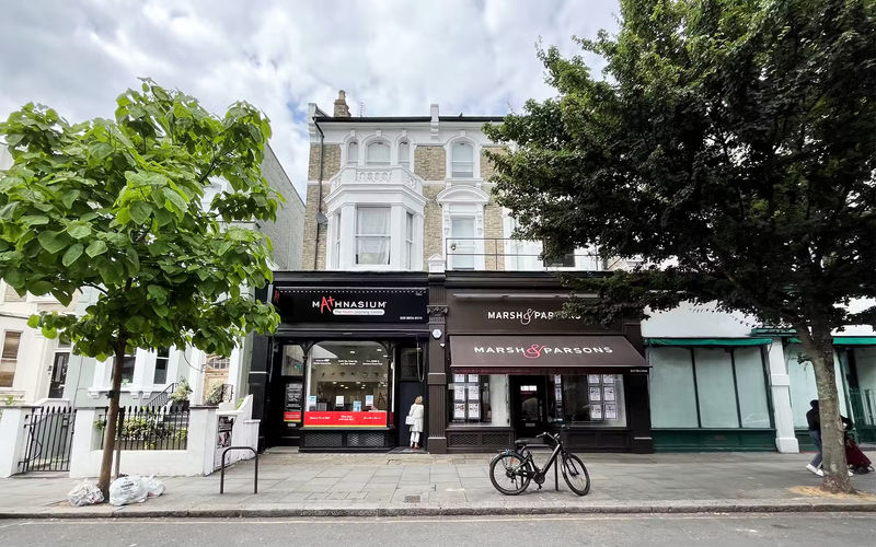 136 Lancaster Road, Greater London, 9 DESKS 136 Lancaster Road, Greater London Image 1