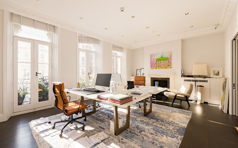 11 Curzon Street, London Image 1