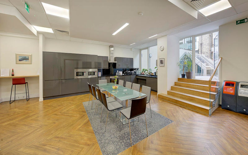 23 Buckingham Gate, London Image 1