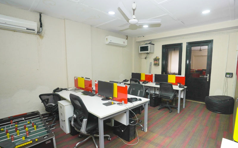 A-31 Block A Sector 4, Noida, 2 DESKS A-31 Block A Sector 4, Noida Image 1