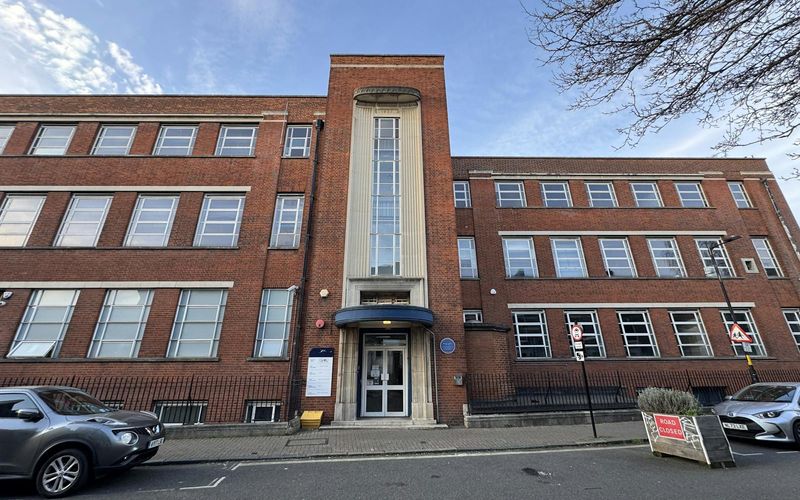 9 Larcom Street, London Image 11