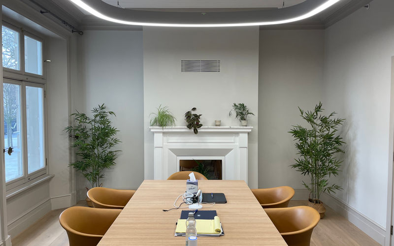 25 Berkeley Square, London Image 1