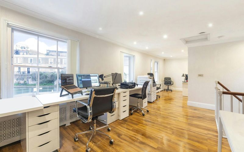 15 Lawfords Wharf Lyme Street, London Image 2