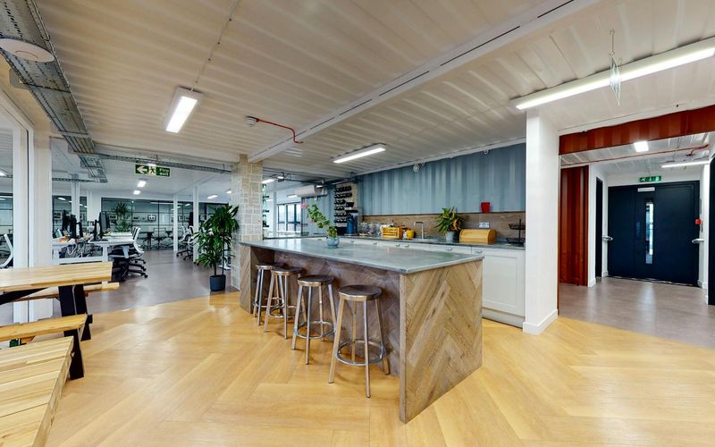 212 Regent's Park Road, London Image 7