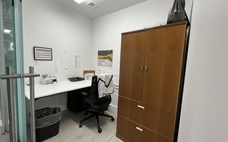 111 West Lewis Street, Greensboro Image 8