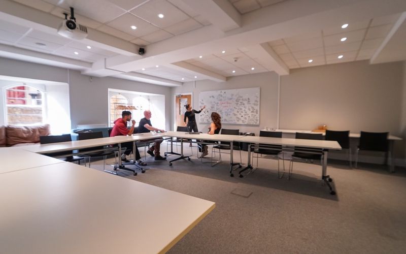 16 Oakfield Road, Clifton Image 4