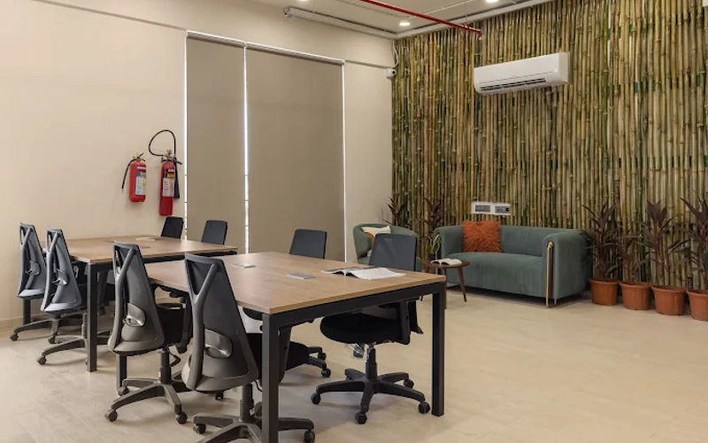 Kalp Business Centre City Light Rd Opp Pantaloons Sarjan Society City Light Town Athwa, Surat Image 1
