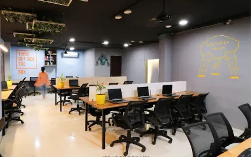 18 Janjeerwala Square Diamond Colony New Palasia, Indore Image 1