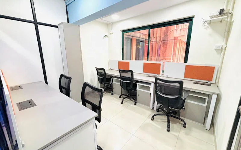 Ad Chowk Bank Road, Gorakhpur, 25 DESKS Ad Chowk Bank Road, Gorakhpur Image 1