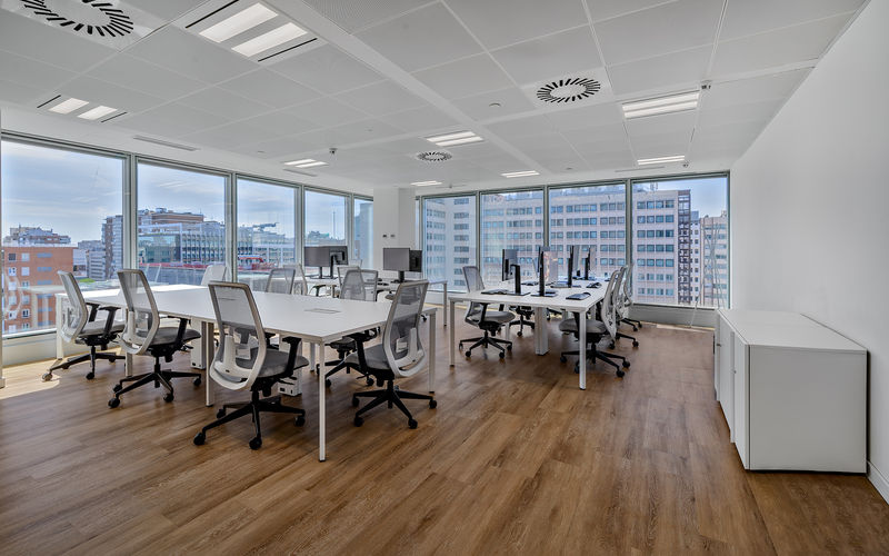 14-16 C De Rosario Pino, Madrid, 24 DESKS 14-16 C De Rosario Pino, Madrid Image 1