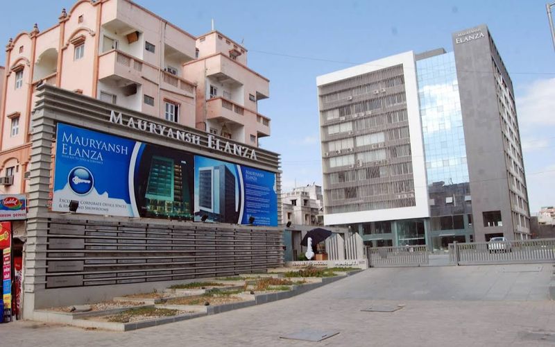 Shyamal Crossroad 132 Feet Ring Rd, Ahmedabad Image 17