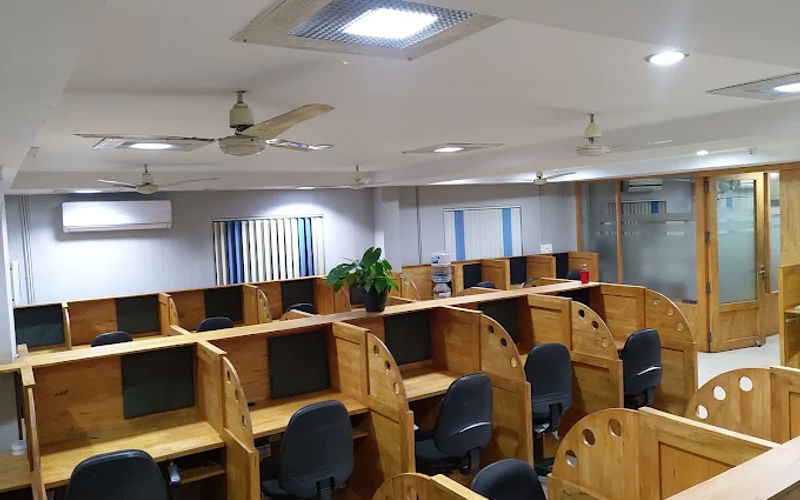 Akg Colony Companymukku, Kozhikode Kattangal, 5 DESKS Akg Colony Companymukku, Kozhikode Kattangal Image 1