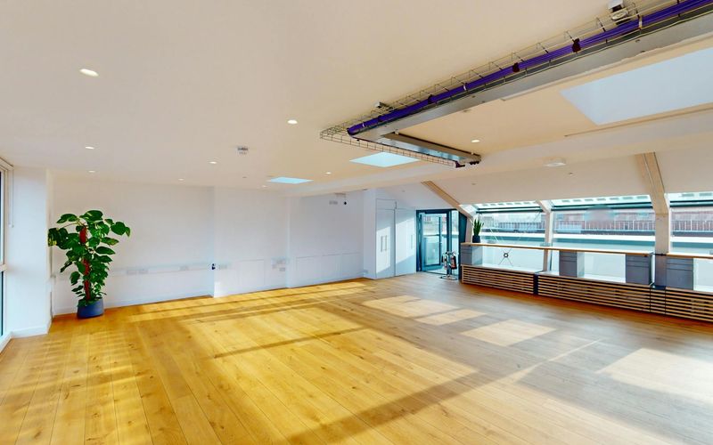 114-118 Southampton Row, London Image 7