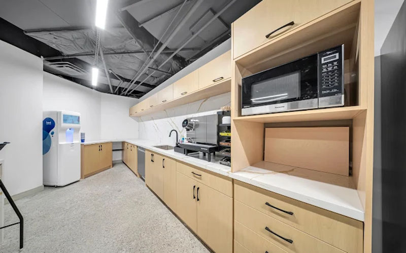 225 East Beaver Creek Road, Richmond Hill Image 3