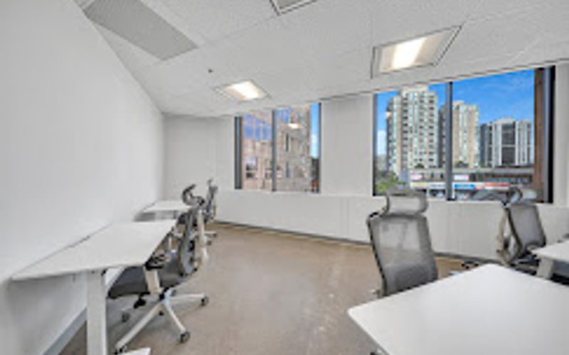 225 East Beaver Creek Road, Richmond Hill Image 5