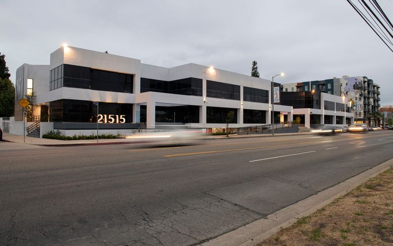 21515 Vanowen Street, Los Angeles Image 12