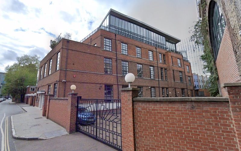 51-52 Surrey Row, London Image 4