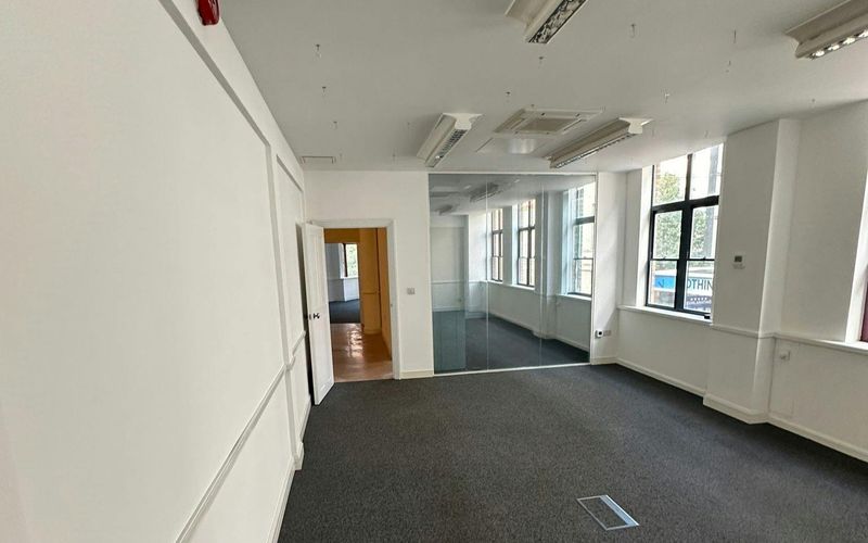 45 Monmouth St, London Image 1