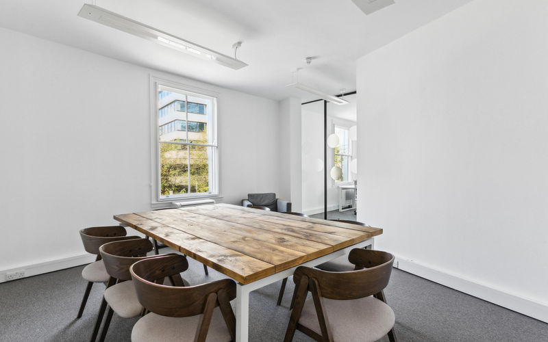 7 Lyric Square, London Image 1