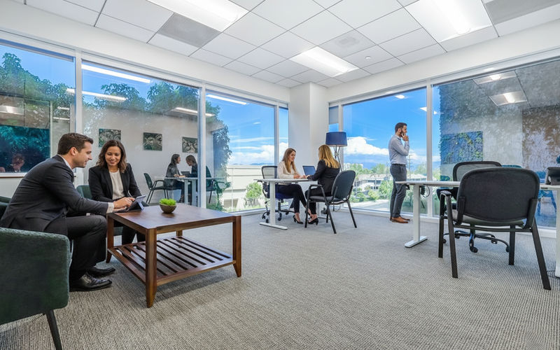 21300 Victory Boulevard, Woodland Hills Image 12