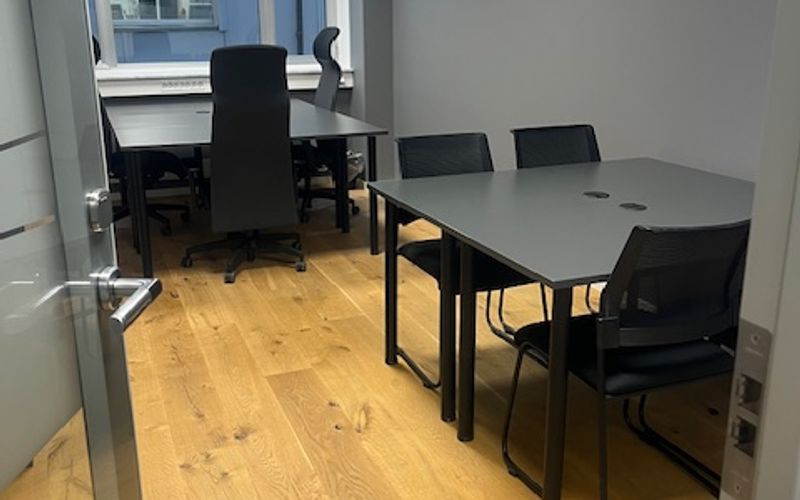 4 Fridtjof Nansens Plass, Oslo, 3 DESKS 4 Fridtjof Nansens Plass, Oslo Image 1