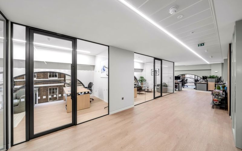 30 St James's Square, London Image 1