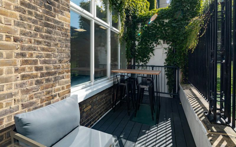 4 City Road, Greater London, 25 DESKS 4 City Road, Greater London Image 1