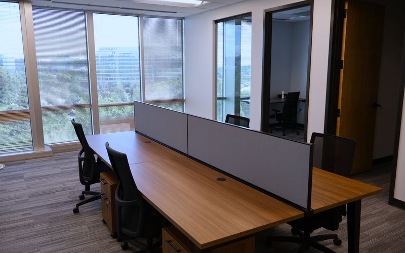 840 Crescent Centre Drive, Franklin Image 7