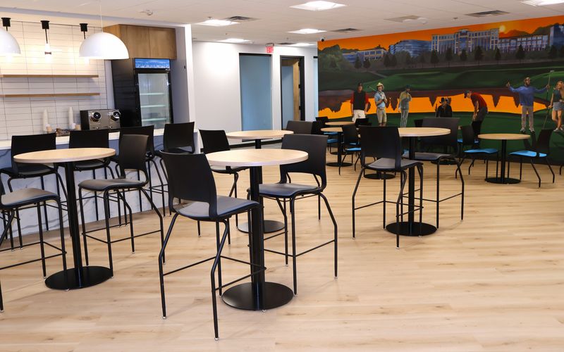 840 Crescent Centre Drive, Franklin Image 4