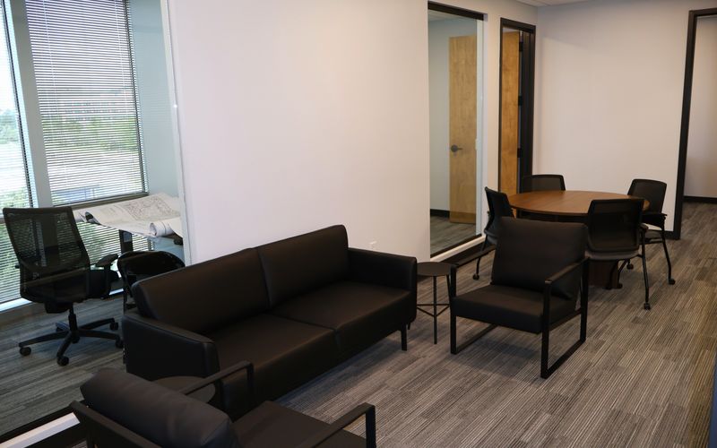 840 Crescent Centre Drive, Franklin Image 5