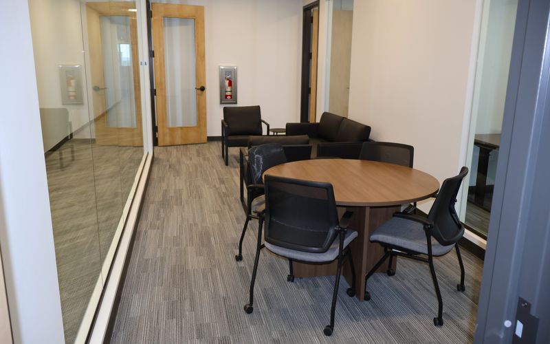 840 Crescent Centre Drive, Franklin Image 8