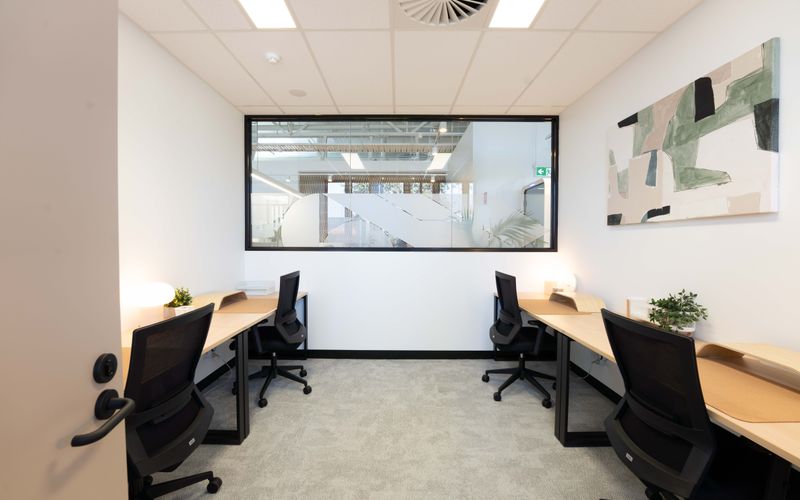 13-15 Cochranes Road, Moorabbin Image 1