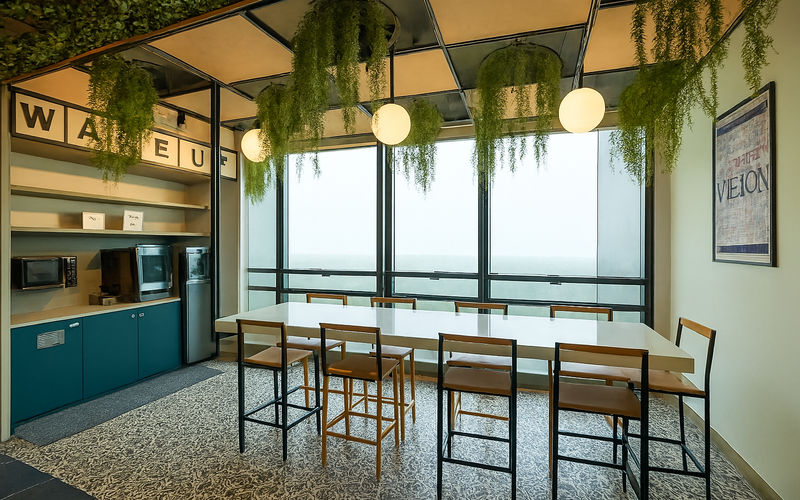 Sindhu Bhavan Marg, Ahmedabad Image 4