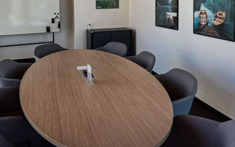 2 Bahnhofsplatz, Rüsselsheim Am Main Image 3