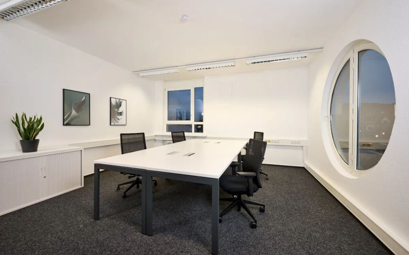 31 Bergstrasse, Weinheim Image 1