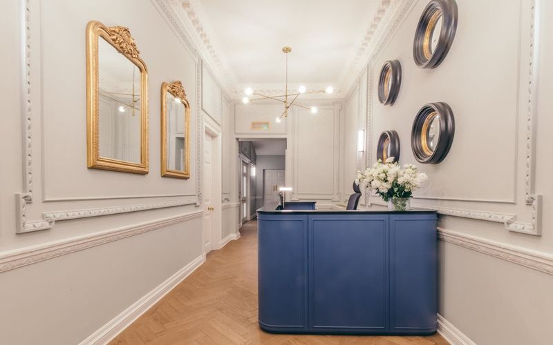 25 Upper Brook Street, London Image 3