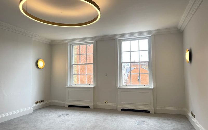 25 Upper Brook Street, London Image 4