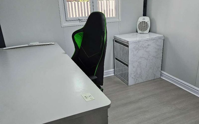 168 James Cook Drive, Endeavour Hills, 1 DESK 168 James Cook Drive, Endeavour Hills Image 1