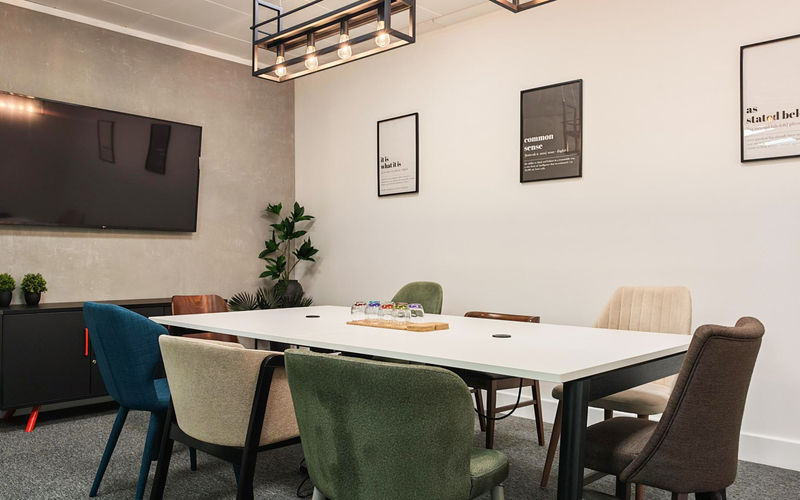 1 Riverside Way, Leeds Image 1