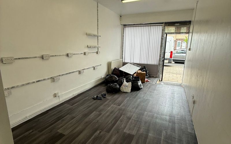 1047 High Road, Romford Image 1