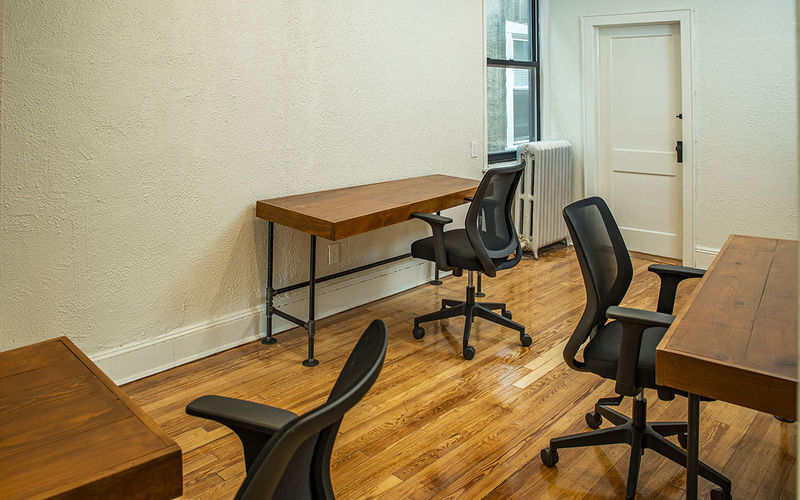 251 Post Avenue Westbury, New York, 3 DESKS 251 Post Avenue Westbury, New York Image 1
