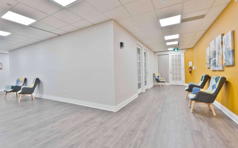 5500 North Service Road, Burlington Image 3