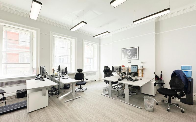 9 Bentinck Street, Greater London Image 1