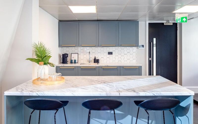 28 Threadneedle Street, Greater London Image 1